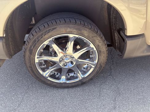 Used 2004 Ford Explorer Sport Trac 2WD image 9