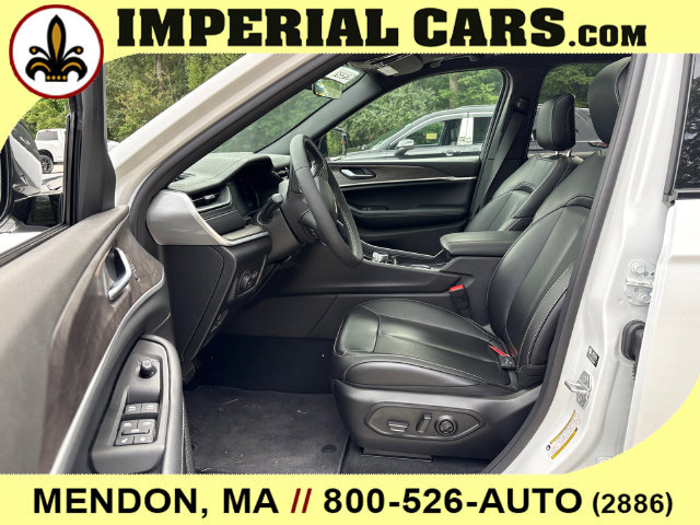 New 2026 Jeep Grand Cherokee Limited w/ Limited Altitude Package AWD/4WD image 26