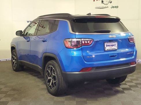 Used 2025 Jeep Compass Limited AWD/4WD image 4