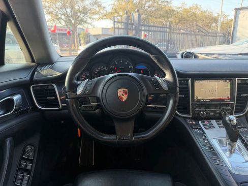 Used 2014 Porsche Panamera 4 w/ Premium Package image 20