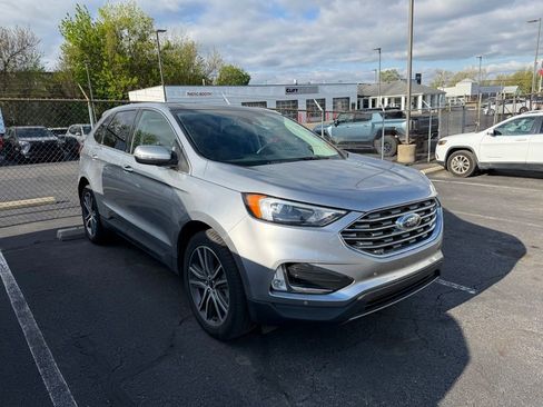 Used 2023 Ford Edge Titanium w/ Class II Trailer Tow Package AWD/4WD image 6