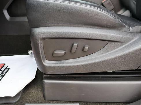 Used 2016 Chevrolet Silverado 3500 LTZ image 13