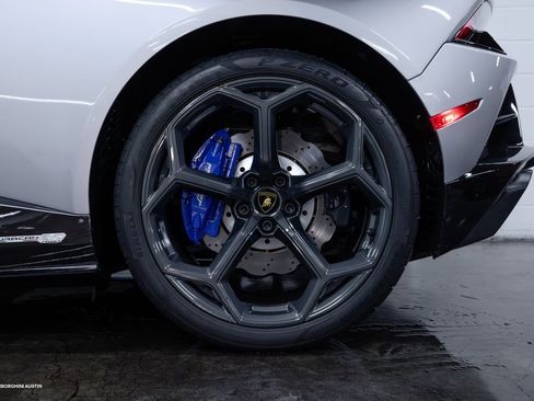 Used 2021 Lamborghini Huracan EVO image 8