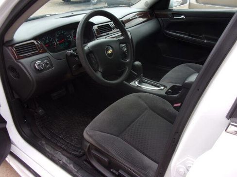 Used 2016 Chevrolet Impala LT image 11