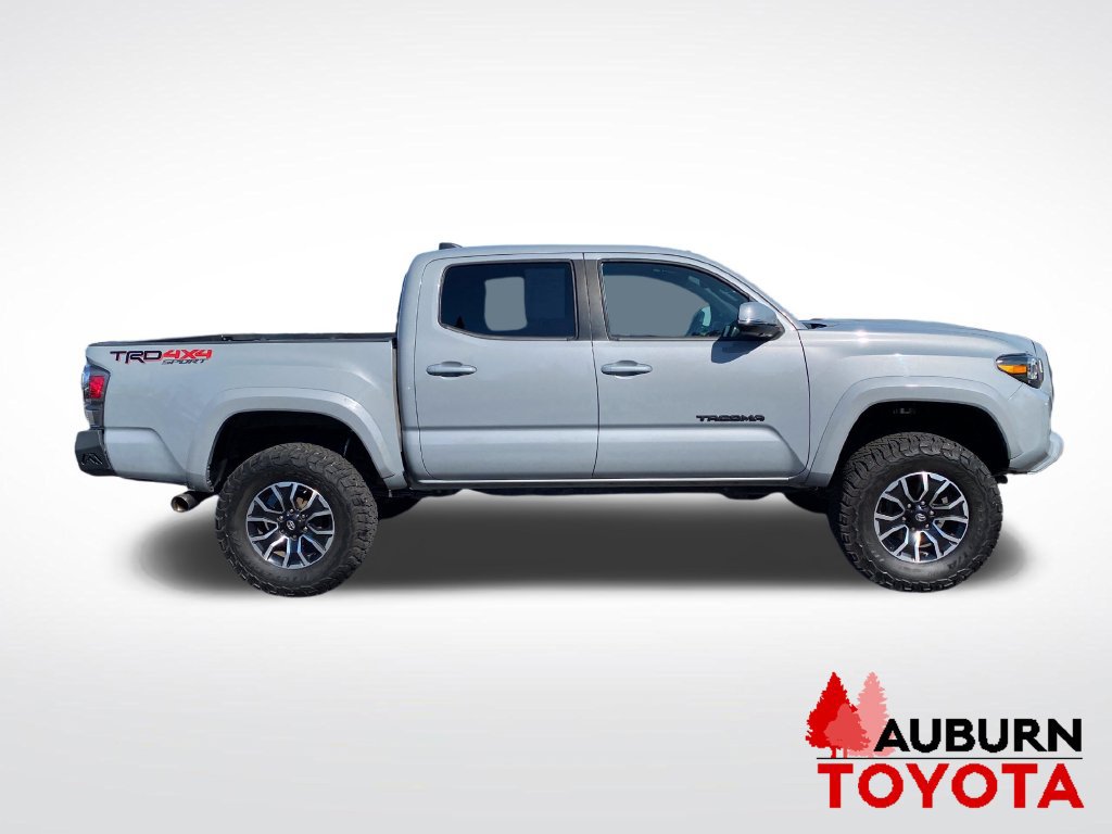 Used 2020 Toyota Tacoma TRD Sport w/ TRD Premium Sport Package AWD/4WD image 4