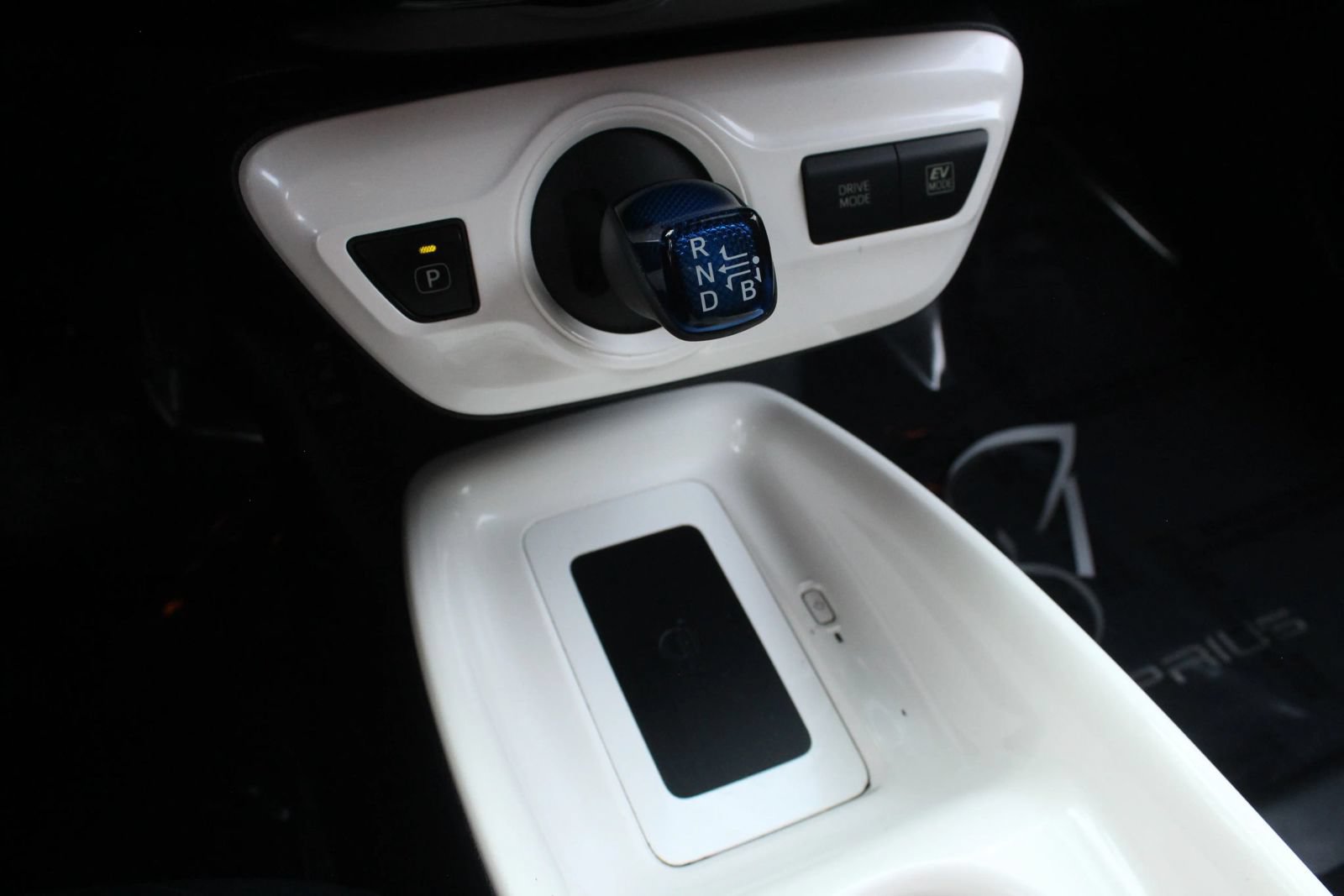 Used 2016 Toyota Prius Four Touring FWD image 30