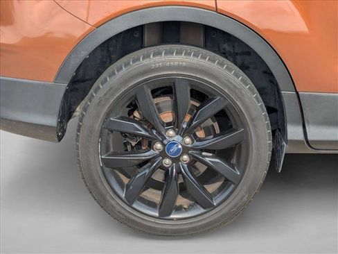 Used 2017 Ford Escape SE w/ SE Sport Appearance Package image 23