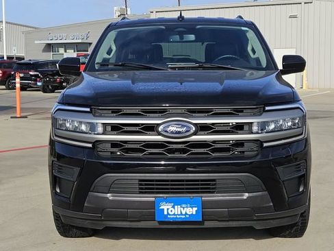 Used 2023 Ford Expedition XLT image 3