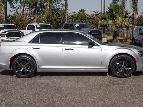 Used 2023 Chrysler 300 Touring w/ Sport Appearance Package RWD image 10