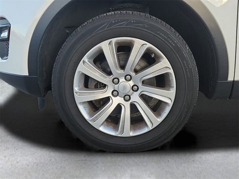 Used 2019 Land Rover Discovery Sport SE image 29