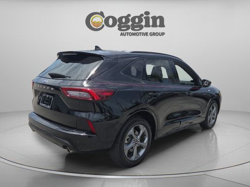 Used 2023 Ford Escape ST-Line w/ Tech Pack #1 FWD image 5