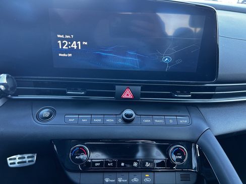 Used 2025 Hyundai Elantra SEL w/ Cargo Package image 15