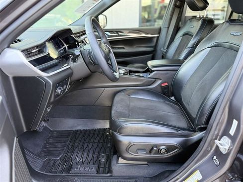 Used 2022 Jeep Grand Cherokee Trailhawk AWD/4WD image 27