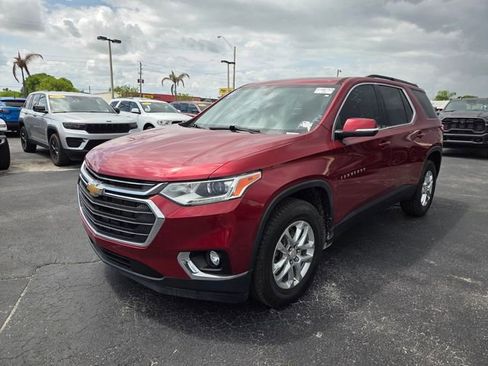 Used 2021 Chevrolet Traverse LT FWD image 3