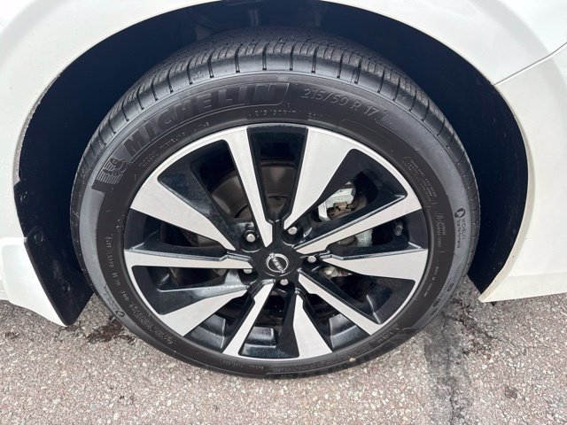 Certified 2025 Nissan Sentra SV w/ SV Premium Package FWD image 36
