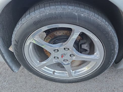 Used 2001 Chevrolet Corvette Convertible w/ Preferred Equipment Group2 image 5