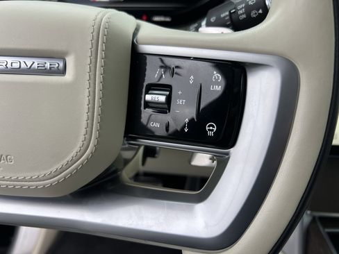 Used 2025 Land Rover Range Rover Long Wheelbase SE image 22