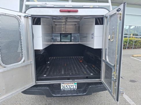 Used 2023 Toyota Tacoma SR RWD image 9
