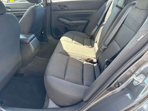 Used 2025 Nissan Altima 2.5 SV FWD image 21