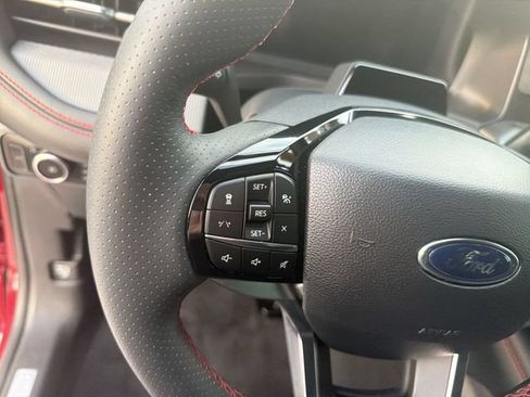 Used 2025 Ford Explorer ST-Line w/ ST-Line Street Pack AWD/4WD image 17