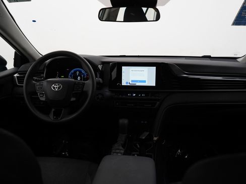 Used 2025 Toyota Camry LE image 13