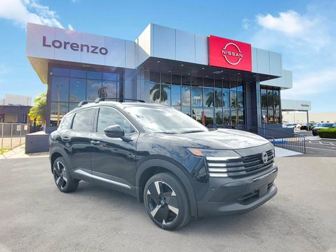 New 2026 Nissan Kicks SR image 3