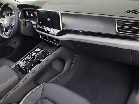 New 2026 Volkswagen Atlas Peak Edition image 22