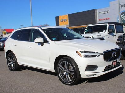 Used 2018 Volvo XC60 T6 Momentum w/ Advanced Package