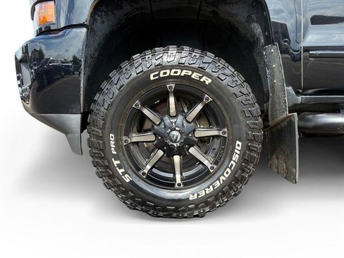 Used 2018 Chevrolet Silverado 2500 LTZ w/ Midnight Edition AWD/4WD image 8