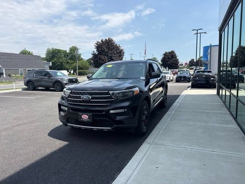 Used 2023 Ford Explorer XLT w/ Equipment Group 202A AWD/4WD image 6