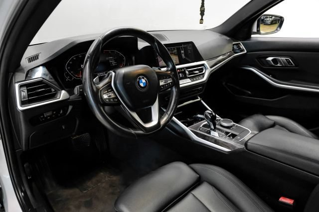 Used 2020 BMW 330i Sedan w/ Convenience Package RWD image 4