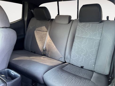Used 2019 Toyota Tacoma TRD Off-Road AWD/4WD image 13