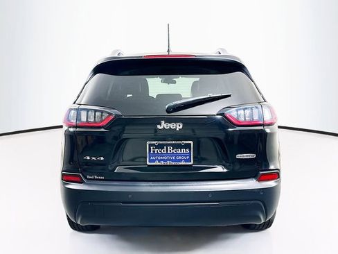 Used 2019 Jeep Cherokee Latitude Plus w/ Cold Weather Group AWD/4WD image 7