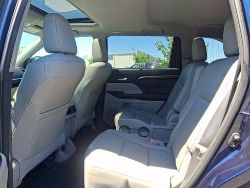 Used 2014 Toyota Highlander Limited AWD/4WD image 10