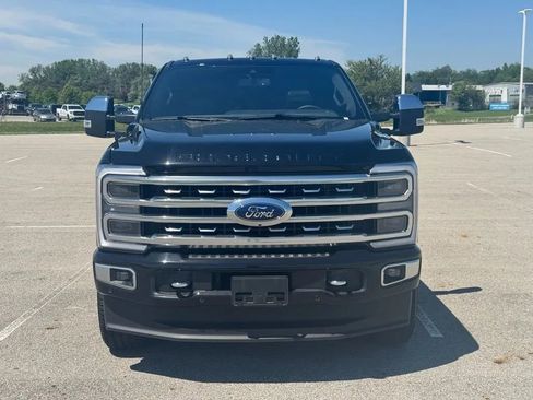 Used 2024 Ford F250 Platinum AWD/4WD image 2