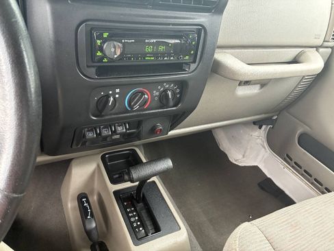 Used 2003 Jeep Wrangler X AWD/4WD image 18