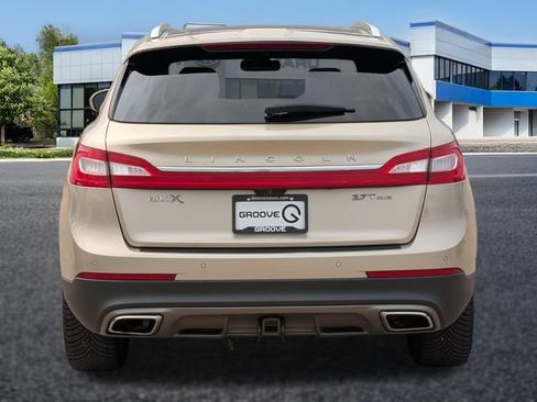Used 2017 Lincoln MKX Reserve AWD/4WD image 4
