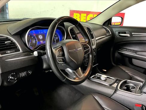 Used 2022 Chrysler 300 Touring L image 14
