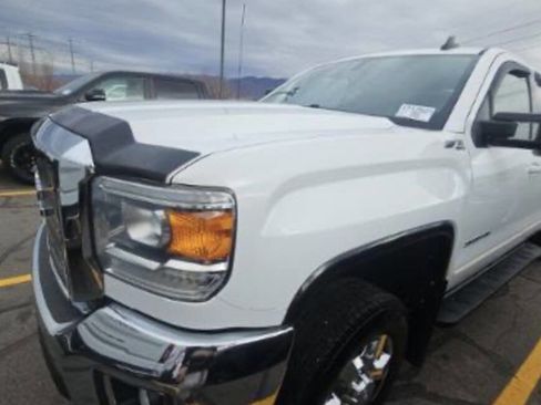 Used 2017 GMC Sierra 3500 SLE image 3