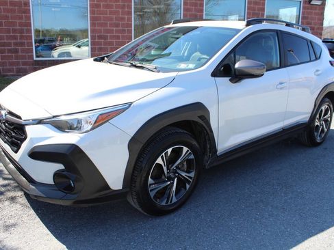 Used 2024 Subaru Crosstrek 2.0i Premium AWD/4WD image 2