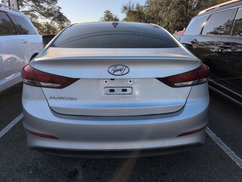 Used 2017 Hyundai Elantra SE w/ SE A/T Tech Package 03 image 3