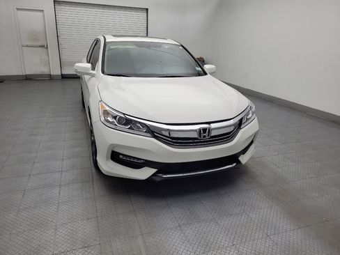 Used 2017 Honda Accord EX image 14