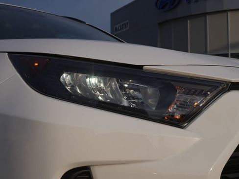 Used 2019 Toyota RAV4 LE w/ All Weather Liner Package AWD/4WD image 4