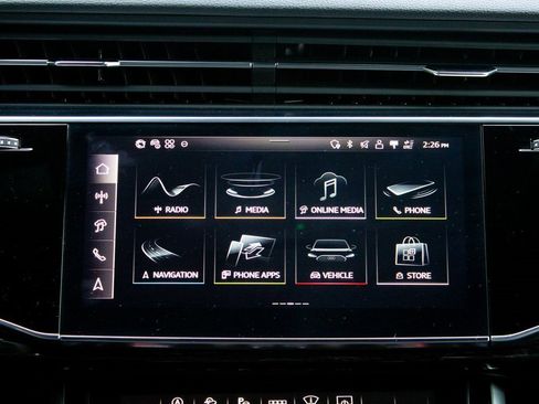 Used 2025 Audi Q8 Prestige image 16