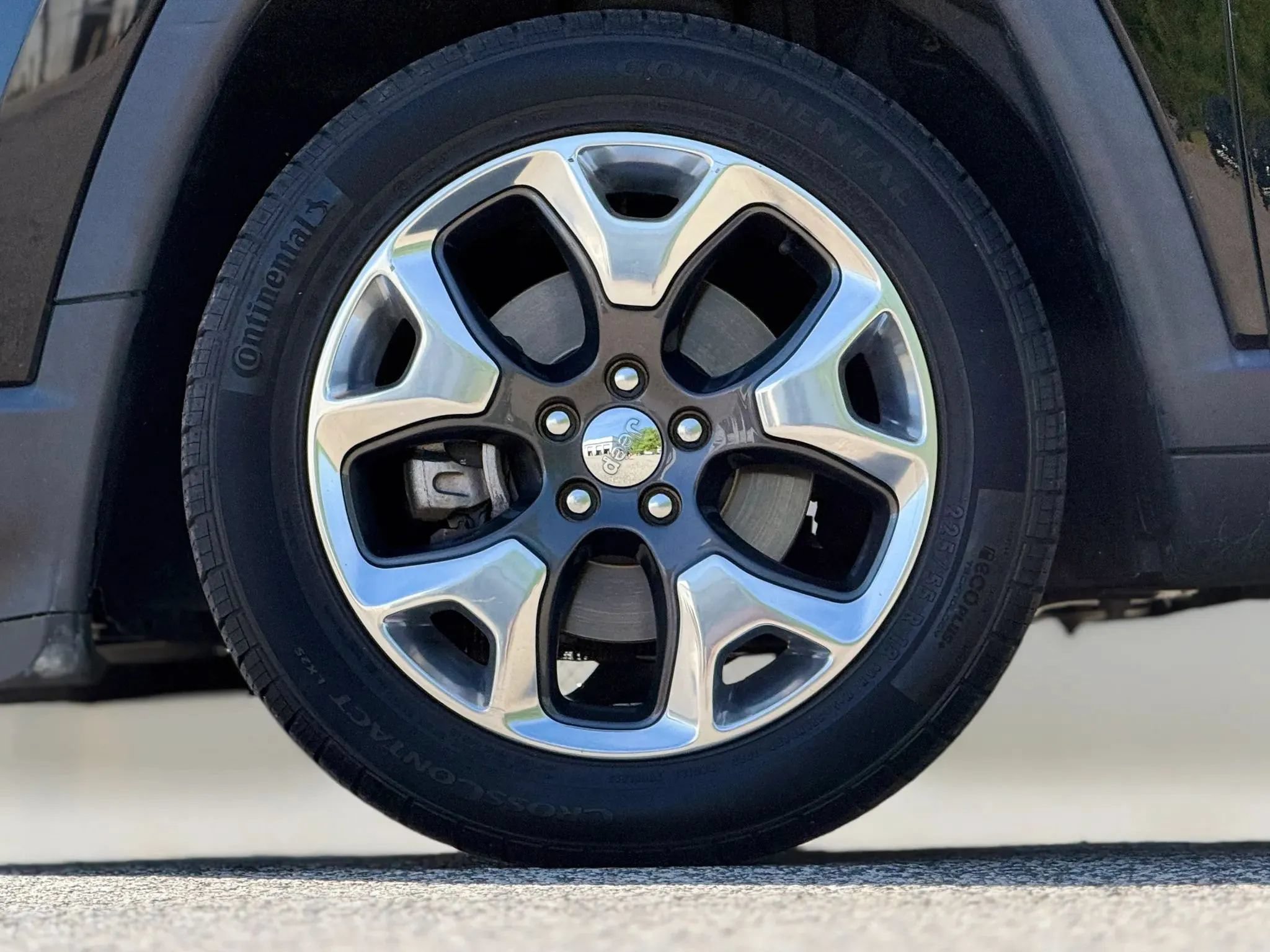 Used 2019 Jeep Compass Limited FWD image 30