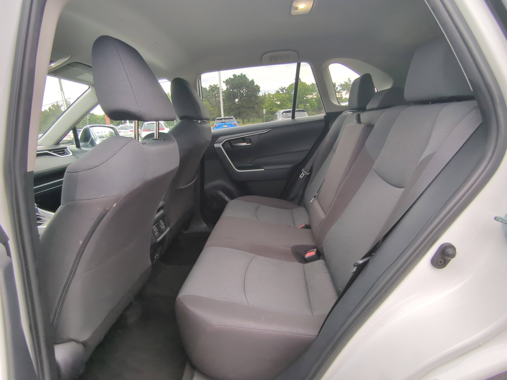 Used 2025 Toyota RAV4 XLE FWD image 11
