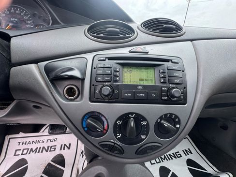 Used 2004 Ford Focus ZX3 Hatchback FWD image 14