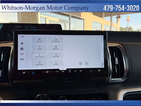 Used 2025 Ford Expedition Platinum w/ Driver's Package AWD/4WD image 30
