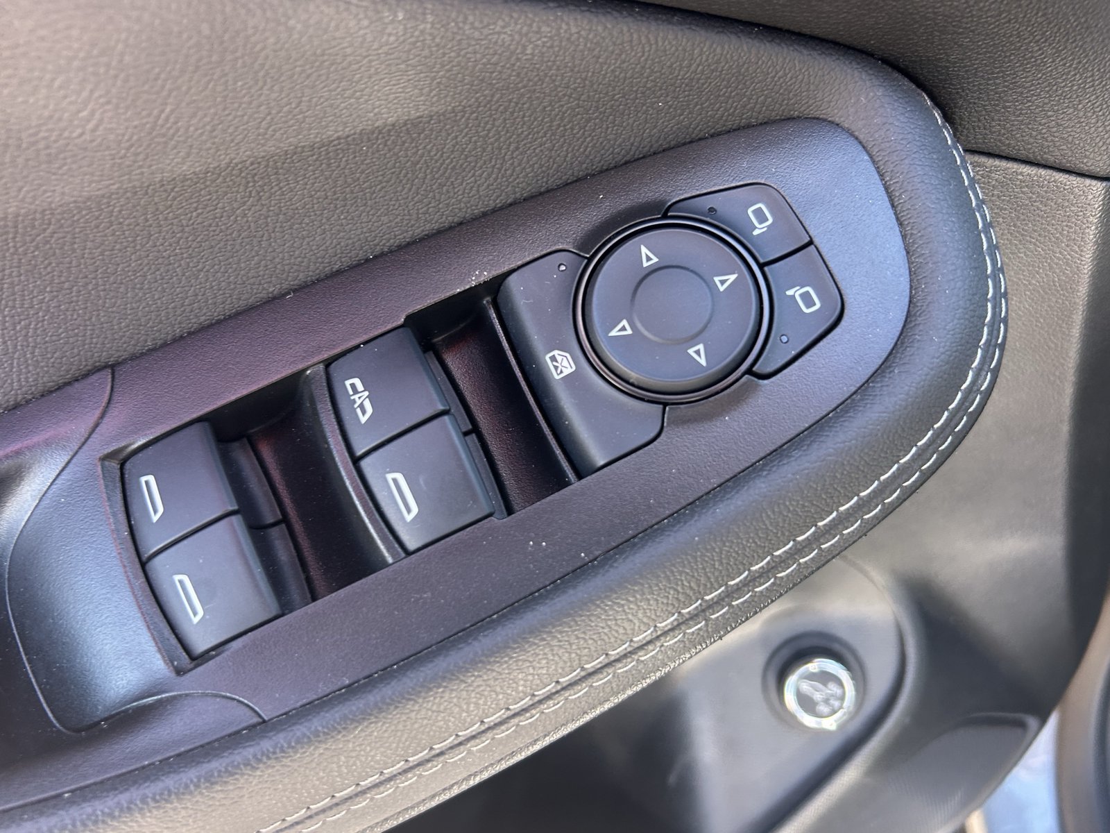Certified 2024 Buick Encore GX Sport Touring w/ Advanced Technology Package FWD image 17