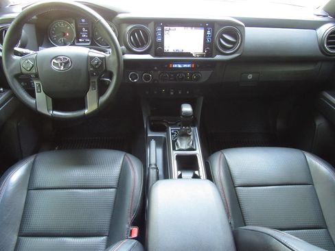 Certified 2018 Toyota Tacoma TRD Pro AWD/4WD image 31